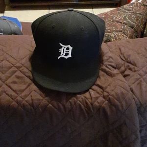 Fitted hat